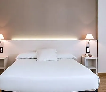 Ilunion 3 Hotel 3*