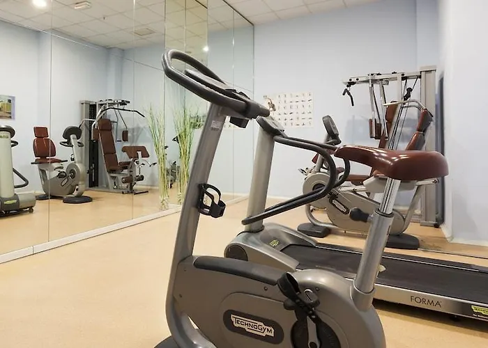 伊鲁尼昂瓦伦西亚3号酒店 3*