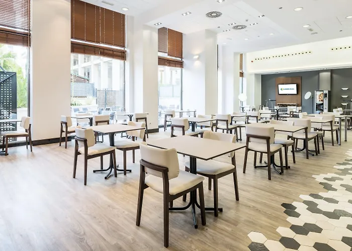 伊鲁尼昂瓦伦西亚3号酒店 3* 瓦伦西亚