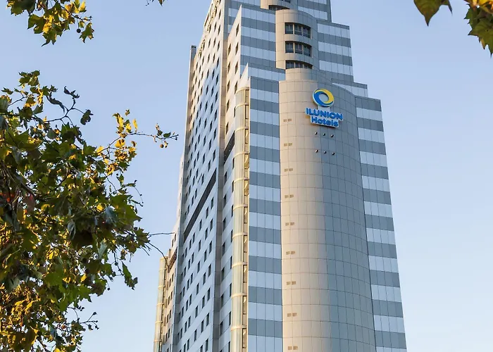 伊鲁尼昂瓦伦西亚3号酒店 3*