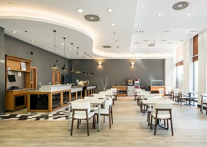 伊鲁尼昂瓦伦西亚3号酒店 瓦伦西亚