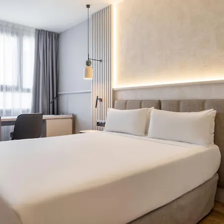 Ilunion 3 Hotel